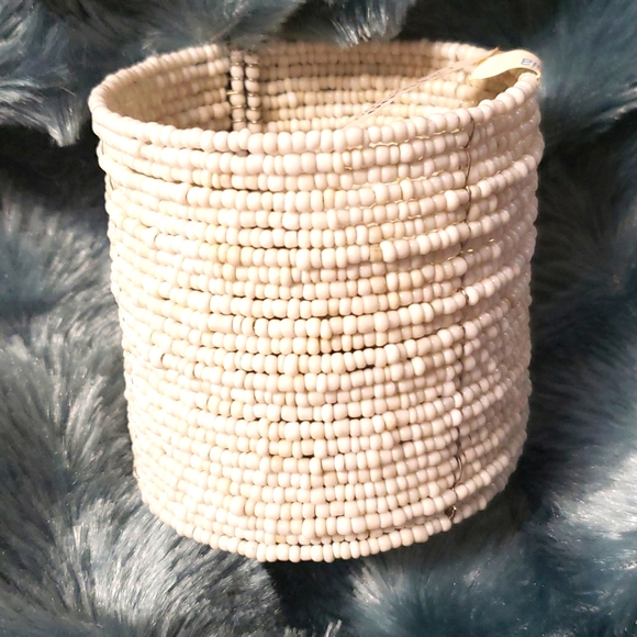 Jewelry - 💋2/$12💋 Flexible Seedbead Bracelet